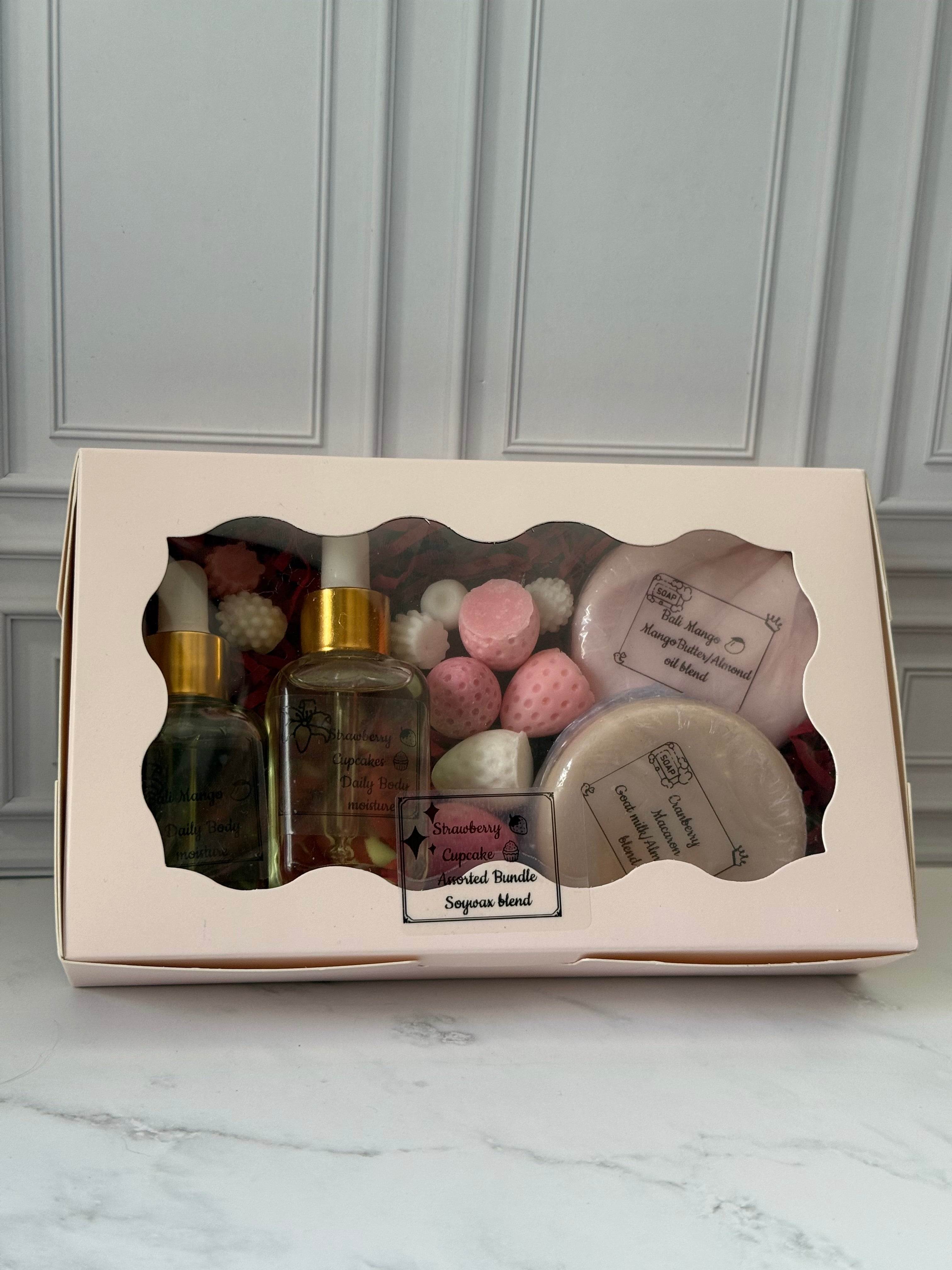 Strawberry 🍓 cupcake 🧁 Bundle